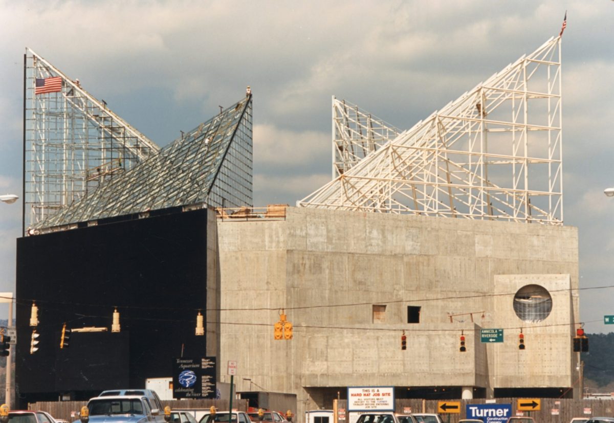 Tennessee Aquarium under construction